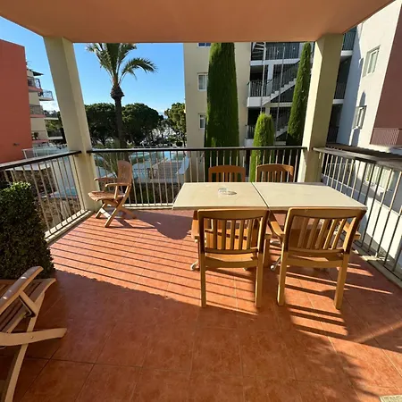 Port - Terrasse - Parking - Piscine アパート