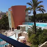 Port - Terrasse - Parking - Piscine *