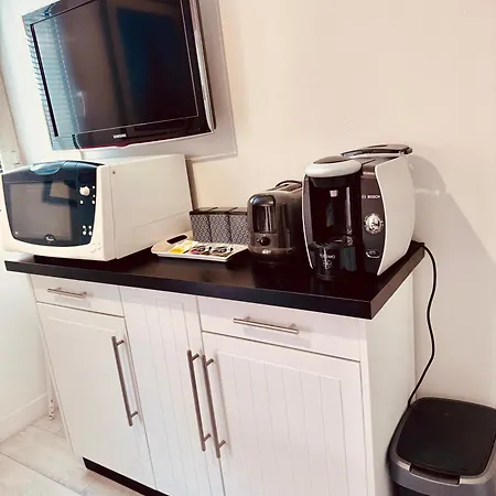 Port - Terrasse - Parking - Piscine *