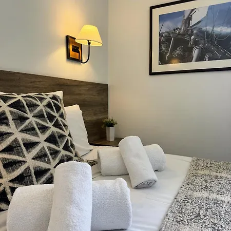 Port - Terrasse - Parking - Piscine شقة أنتيب