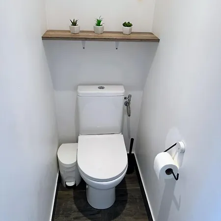 Port - Terrasse - Parking - Piscine *