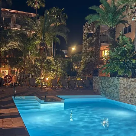 Port - Terrasse - Parking - Piscine * Антіб