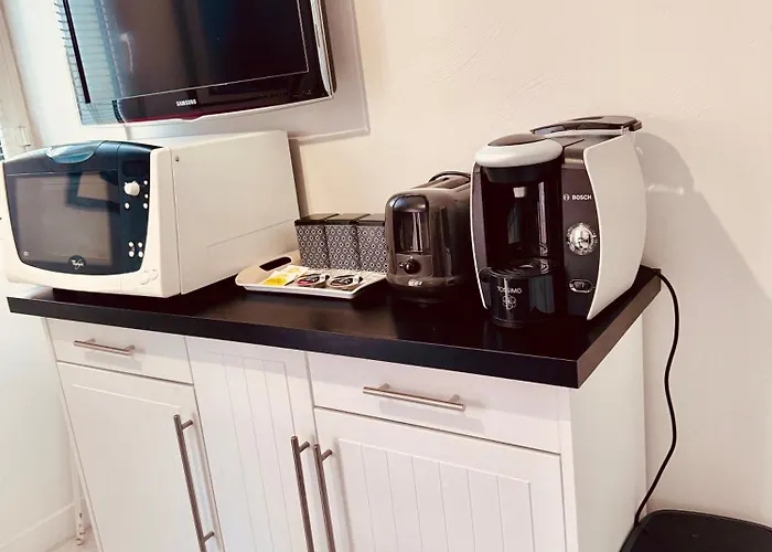 Port - Terrasse - Parking - Piscine *