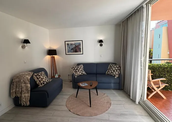 Port - Terrasse - Parking - Piscine *