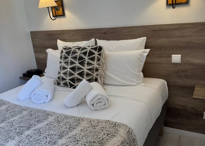 Appartement Port - Terrasse - Parking - Piscine Antibes