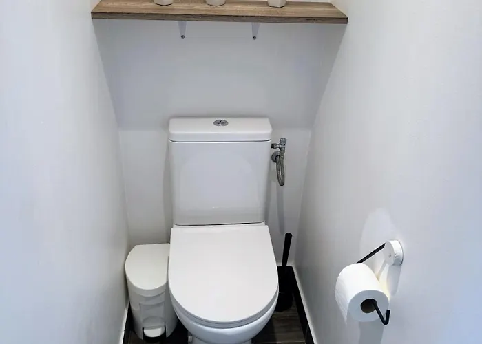 Port - Terrasse - Parking - Piscine *